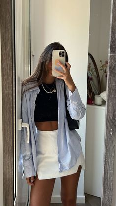 Outfit Goals Classy, Casual Night Summer Outfits, Summer Nyc Outfits Casual, Tropical Professional Outfit, Aritzia Inspired Outfit, Cute Outfits For Blondes, Asia Outfit Ideas, Outfits For Vegas In April, Outfits With White Button Up Shirt