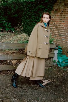 Duffle Coat Outfit, Duffel Coat, Pringle Of Scotland, Preppy Chic, Coat Outfit, Duffle Coat, Vogue Russia, Casual Date, 가을 패션