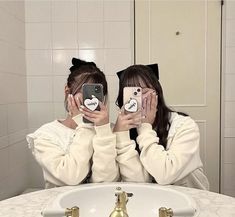 French Girly, Sho Hirano, Friendship Photoshoot, Sister Pictures, Sister Photos, Best Friend Photoshoot, Bff Photoshoot, Best Friends Aesthetic