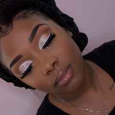 Maquillage Yeux Cut Crease, Birthday Makeup Looks, Glitter Makeup Looks, Makeup For Black Skin, Brown Skin Makeup, White Makeup, White Eyeliner, Glam Makeup Look, Black Makeup