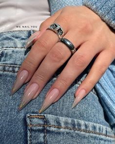 Nail Almond, Sharp Nails, Nail Type, Nails Set, Almond Acrylic Nails, Golden Glitter, Nail Length, Stick On Nails, Beauty Nail