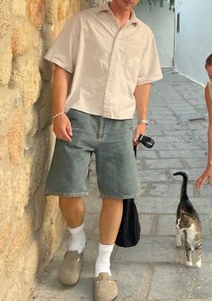 Mens fashion Model Off Duty Men Style, Summer Inspo Men, Birkenstock Mens Outfit, Outfits For Big Guys, Guy Fashion Summer, Holiday Fits Men, Men’s 90s Outfits Summer, Men’s Summer Clothes Aesthetic, Boys Vacation Outfits