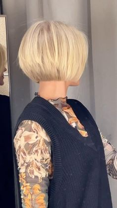 New Ariana Grande, Choppy Bob Hairstyles For Fine Hair, Kort Bob, Bob Pixie, Chic Short Hair, Crop Hair, Mother Of The Bride Hair