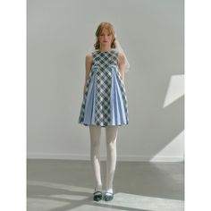 A sleeveless dress with a blue-gray plaid pattern. A design with a cut from the chest and a combination of bright and transparent light blue pleats. It is also decorated with cute ribbons. A unique item that exudes presence and individuality. 
 
 
 Size 
 
 S size 
 
 Length: 74cm 
 Bust: 84cm 
 
 M size 
 
 Length: 75.5cm 
 Bust: 88cm 
 
 L size 
 
 Length: 77cm 
 Bust: 92cm 
 
 
 
 
 
 
 Material 
 
 Polyester 
 Rayon 
 
 
 Model worn 
 
 Wearing size 
 
 S size 
 
 Model dimensions 
 
 Height Preppy Sleeveless Dress For Picnic, Plaid Sleeveless Party Dress, Blue Mini-length Plaid Dress For Spring, Sleeveless Plaid Dress For Party, Blue Mini Length Plaid Dress For Spring, Blue Plaid Mini Dress For Spring, Blue Sleeveless Mini Dress For Picnic, Blue Knee-length Plaid Dress For Spring, Light Blue Sleeveless Pleated Dress