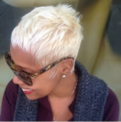 I want to be blonde...can I pull it off ? Pixie With Fade, Blonde Hair Pixie, Graduation Hairstyles With Cap, Short Hair Bob, Short Layered Bob, Trending On Pinterest, Short Sassy Hair, Graduation Hairstyles, Short Grey Hair