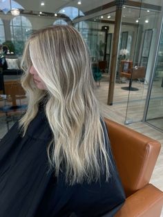 Blonde inspo, dimensional blonde, rooted blonde, lived in blonde Rooted Blonde Hair With Lowlights, Light Blonde With Root Melt, Blonde Chunky Money Piece, Full On Blonde Hair, Blonde Hair Inspo Dimension, Blond With Shadow Root Icy, Highlight Ideas For Blonde Hair, Surfer Blonde Hair Balayage, Highlight And Lowlights For Blonde Hair