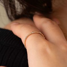 Guitar string stacking ring with silver drops on model close-up Guitar String Jewelry, Sarah Mclachlan, Jewelry Cleaning Solution, Heart Strings, Ringe Gold, Understated Luxury, Gold Jewelry Necklace, Back Jewelry, Gold Ring Stack