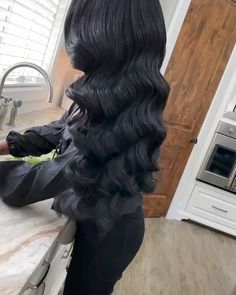 Hollywood Waves Long Black Hair, Long Hair Hollywood Waves, Hollywood Waves Quinceañera, Hollywood Waves Black Hair, Beach Waves Black Women, Hollywood Waves Long Hair, Long Hollywood Waves, Curls Black Hair, Beach Waves Curls