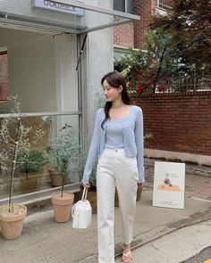 White Pants Outfit, Fashion Dream Job, Korean Summer, Classic Style Outfits