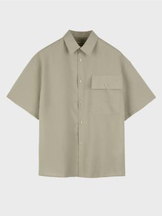 This is a comfortable and refined top by LIEU HOMME that is made out of high quality and sturdy material. With distinctive mood of the design and comfortable wear, you can style it for your daily outfit.- Relaxed oversized silhouette- Front out pocket detail- Pleats detail on center back Modern Oversized Button-up Tops, Short Sleeve Khaki Shirt For Work, Oversized Plain Collared Top, Beige Button-up Solid Color Top, Versatile Oversized Solid Color Top, Modern Oversized Collared Shirt, Versatile Oversized Tops With Pockets, Beige Solid Color Button-up Top, Oversized Collared Versatile Tops