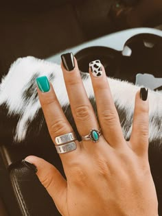 Short Nail Western Ideas, Gel Nails To Match Black Dress, Nails With Cow Design, Western Manicure Ideas, Acrylic Nails Western Designs, Short Acrylic Nails Country Designs, Western Short Nail Ideas, Gel Western Nails