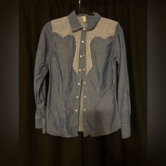 Size - Small - Never Worn Fitted Chambray Shirt With Button Closure, Fitted Washed Blue Shirt With Buttons, Fitted Washed Blue Shirt, Blue Chambray Fitted Shirt, Fitted Washed Blue Tops With Snap Buttons, Fitted Blue Chambray Shirt, Denim Blue Western Button-up Tops, Western Style Denim Blue Button-up Tops, Fitted Denim Shirt With Button Closure