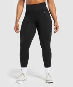 FLEX 
Flex ist der Allercoolste der coolen Styles für alle Gymshark OGs. Der superweiche Seamless-Stoff und der schmeichelhafte Bund (jup, ganz zu schweigen von der figurbetonenden Farbgebung) helfen dir, Set für Set und Rep für Rep dein Bestes zu geben. 
• Figurbetonende Farbgebung
• Schweißabweisende Technologie, die dich beim Training kühl und trocken hält
• Weicher, stützender Seamless-Stoff 
GRÖSSE & PASSFORM
• Hohe Taille
• Das Model ist 1.60 m groß und trägt Größe S 
MATERIAL & PFLEGE
• 5 Gym Shark, Flex Leggings, Gymshark Leggings, Gymshark Women, Short T Shirt, Improve Posture, Seamless Leggings, Gym Wear, High Waisted Leggings