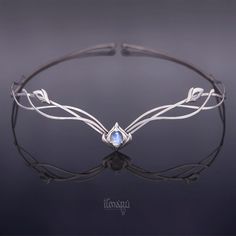 This Gorgeous Wearable Art Piece Is Hand Made By The Designer Ilmaru. It Is Made Of Sterling Silver And Rainbow Moonstone. This Is A Gorgeous Elven Tiara, Princess Head Piece, Goddess Crown, Diadem, Larp Accessory Or Wedding Jewelry. Only The Tiara Is For Sale, Not The Earings. It Has A Sterling Silver Clasp In The Back Making It Adjustable To Any Head Size. Let Me Know If You Have Any Questions! Stiles Stilinski Season 1, Moon Goddess Jewelry, Elven Circlet, Elven Tiara, Fantasy Crown, Elven Jewelry, Medieval Wedding, Silver Tiara