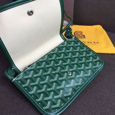 Charm - GOD Bags - 152 A+ Excellent Quality; Contact us if you've any questions in your mind. Goyard Bag, Ladies Handbags, Branded Packaging, Timeless Handbag, Evening Clutch Bag, Tote Backpack, New Handbags, Grade 1, Luxury Items