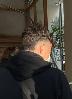 Men V Haircut, Burstfade Haircut Men, Short Drop Fade, Burst Fade Messy Hair, Short Hair Aesthetic Men, Mens Short Mullet Fade Straight Hair, Back Of Hair Men, Wirtz Haircut