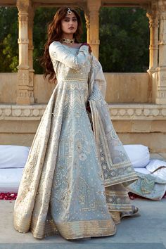 Botas Outfit, Desi Dress, Desi Wedding Dresses, Nikkah Dress, Frock Style, Pakistani Wedding Dress, Pakistani Fancy Dresses, Desi Clothes, Pakistani Bridal Dresses