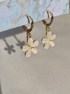 This piece is a elegant opal flower that will definitely catch everyone's eyes! Flower Hoop Earrings, Chino Hills, Jewelry Lookbook, Stone Studs, Earrings Photo, Just Girly Things, Pretty Jewellery, Ear Jewelry, Elegant Earrings