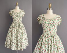 Vintage 1950s 50s Green Patio Dress/ Novelty Print/ Cotton/ Full Skirt VLV Small - Etsy Ladies Frock Design, Scallop Neckline, Short Frocks, Simple Frock Design, Long Frock Designs, Long Gown Design, Simple Frocks, Simple Gowns, Frock For Women