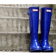 Hunter boots, we love these blue ones! Boot Outfits, Hunter Wellies, Preppy Clothes, Boating Outfit, Hunter Rain Boots, Blue Rain, Rubber Boots, Shoe Closet