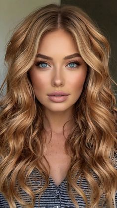 Stunning Copper Blonde Curtain Bangs Ideas for Fall 🍁 Copper Hair Blonde, Fair Skin Blue Eyes Hair Color, Copper Strawberry Blonde Balayage, Blonde With Copper Lowlights, Fall Inspired Hair Color, Fall Strawberry Blonde Hair Color, Cooper Balayage Brunettes, Copper Blonde Hair, New Hair Color Trends