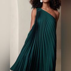 Nwt: Absolutely Stunning Dress Perfect For Any Fall Event. 100% Polyester. Xxs Tall. #02402 One-shoulder Pleated Dress For Brunch, Green One-shoulder Dress For Brunch, Green One-shoulder Pleated Dress, Green Pleated One-shoulder Dress, Pleated One-shoulder Mini Dress For Evening, Pleated One Shoulder Evening Mini Dress, One Shoulder Pleated Mini Dress For Evening, Chic One Shoulder Pleated Mini Dress, Chic One-shoulder Pleated Mini Dress