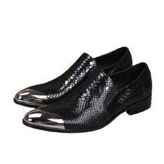 Crafted with high-quality genuine leather, and equipped with a synthetic insole and rubber outsole, these men's Oxford shoes seamlessly combine both comfort and style. These slip-on shoes captivate with a metal front cap that elevates your footwear game and the snakeskin pattern adds an appealing touch. The semi-glossy finish and the stylish look set them apart from other dress shoes. Oxford Shoes Heels, Black Leather Dress Shoes, Dress Glitter, Oxford Heels, Business Dress, Oxford Shoes Men, Business Shoes, Mens Black Leather, Mens Dress