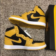 Jordan 1 High No Longer Sold By Nike Women’s 10.5 Men’s 9 Og Box And Laces Air Jordan 1 Box, Jordan Eclipse, Jordan 1 Lows, Jordan Retro 3, Red Jordans, Black And White Sneakers, Air Jordan 3 Retro, Jordan 12 Retro, Shoes Air