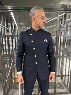 Collection : 2024/2025 spring/summer🔆Product : Tyler Slim Fit Special Designed Navy Blue SuitColor: Navy Blue Available Size : 46-48-50-52-54-56Material Content: %55 Cotton %45 Polyester Designer Suits For Spring Office Wear, Designer Spring Office Suits, Spring Designer Office Suits, Spring Slim Fit Business Sets, Spring Business Sets In Slim Fit, Spring Business Set With Slim Fit, Blue Double Breasted Suit For Spring Formal, Fitted Double Breasted Blue Suit For Spring, Luxury Fitted Double Breasted Suit For Spring