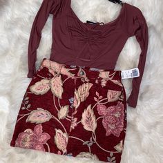 Maroon Floral Mini Skirt Nwt! Front And Back Pockets Belt Loops Thicker Material Fitted Floral Print Mini Skirt For Fall, Fall Floral Print Fitted Mini Skirt, Chic Floral Print Mini Skirt For Fall, Fall Floral Print Mini Skirt, Trendy Fitted Floral Print Skort, Forever 21 Mini Skirt For Night Out In Fall, Forever 21 Fitted Mini Skirt For Date Night, Forever 21 Skirt For Night Out In Fall, Forever 21 Skirt For Fall Night Out