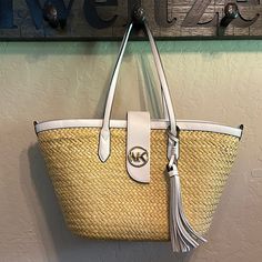 Nwt Michael Michael Kors Large Straw Tote Inside Has Lots Of Pockets And Storage Beautiful Bag! Luxury White Woven Bags, Designer White Straw Bag For Everyday Use, Elegant White Straw Tote Bag, White Leather Shoulder Bag For Vacation, White Leather Shoulder Bag For The Beach, Designer White Shoulder Bag With Braided Handles, Luxury White Straw Bag With Braided Handles, White Leather Vacation Bag, White Woven Straw Shopping Bag