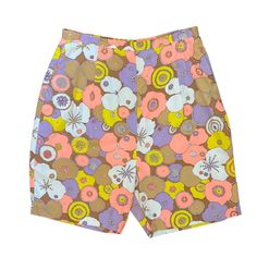 Excellent vintage condition. Measures : waist 27, inseam 6. Modern size estimate Medium. Retro Floral Print Short Bottoms, Retro Floral Print Shorts, Retro Summer Shorts, Multicolor Bottoms With Retro Print For Spring, Fitted Vintage Beach Shorts, Retro Floral Print Summer Bottoms, Retro Summer Floral Print Bottoms, Vintage Floral Print Summer Bottoms, Retro Shorts For Spring