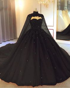 Wedding Dress With Cape, Wedding Dresses Sleeveless, Sukienki Maksi, Black Wedding Gowns, Dress With Cape, Long Sleeve Ball Gowns, Black Ball Gown, Robes D'occasion, Cape Wedding Dress