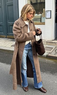 Winter Office Outfits, Amsterdam Outfit, Cold Fashion, Fall Mood, Office Outfits Women, Winter Photo, Changing Room, Fall Winter Wardrobe, Cold Weather Fashion