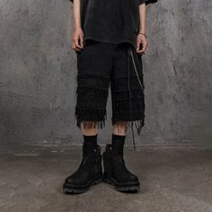 UNDERWATER Double-Layered Ripped Black Shorts Camo Illusion Of Depth, Sneakers And Socks, A Punk, Half Shirts, Jean Accessories, Black Shorts, Street Fashion, Short Pants, Jeans Pants