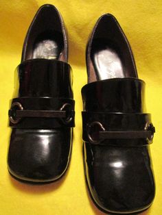 "Cute black patent square toe, heel is 2 1/2\", size 7 narrow, with loop/bar metal across shoe front. Shoes are in very good condition. PRICE is $69.00Sale Final/As Is." 80s Era, Bar Metal, Late 80s, 60s Fashion, Tie Shoes, Heel Shoes, Womens Oxfords, Cute Black, Black Fashion