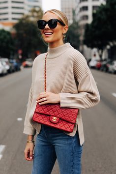 Red Crossbody Bag Outfit, Look Zara, Comfy Casual Outfits, Beige Outfit, Handbag Outfit, Red Handbag