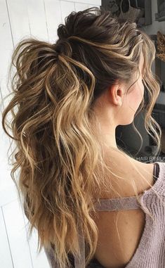 No fuss updo! No need to go all out date night and do some crazy-complicated hairstyle. these gorgeous ponytail hairstyles are also perfect for... Wedding Hairstyles Ponytail, Prom Hair Up, Side Ponytail Hairstyles, Wedding Hair Side, Ponytail Updo, Hairstyles Ponytail, Ponytail Hairstyle, Updo Wedding