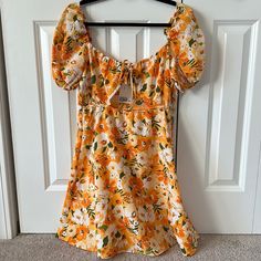 H&M Summer Floral Dress, Off The Shoulder. New With Tags, Never Worn. Cut Out Is In The Front Of The Dress, Not Back. Summer Floral Dress, Dress H&m, Floral Dress Summer, H M Dresses, Hm Dress, Summer Floral, Color Orange, Floral Dress, Off The Shoulder