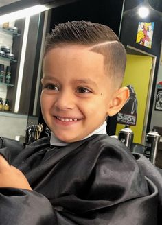 Fade Hairstyles For Men, Short Taper Fade, Creative Haircuts, Braided Man Bun, Pompadour Haircut, Low Skin Fade, Mens Hairstyles Fade