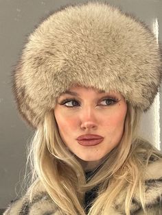 Russian Hats For Women, Russian Fur Hat Aesthetic, Slavic Girl Makeup, Russian Womens Fashion, Slavic Makeup Russian Style, Russian Headband, Russian Woman Style, Russian Girls Style, Fur Hat Outfit