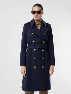 Manteaux pour femme | Burberry Designer Outerwear, Burberry Coat, Burberry Trench Coat, British Outfits, Belted Trench Coat, Car Coat, Trench Coats Women, Burberry Women, Runway Collection