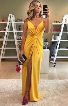 Evening Party Dresses, Dresses Beautiful, Dress With Pleats, Beautiful Prom Dresses, Long Prom Dresses, Beautiful Evening, Satin Prom Dress, Women Long Dresses, Evening Party Dress