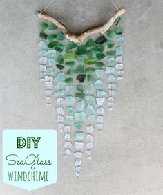 Simple and Pretty DIY Wind Chime Craft | DIY Sea Glass Wind Chime by DIY Ready at http://diyready.com/32-diy-wind-chimes/ Sea Glass Projects, Sea Glass Diy, معرض فني, Diy Ombre