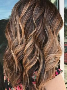 Deep Brown Hair, Hair Color Inspiration, Blond Balayage, Color Balayage, Chocolate Brown Hair, Balayage Blonde, Latest Hair Trends, Brown Hair With Blonde Highlights, Caramel Highlights