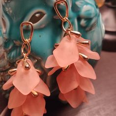 Earring Pink Metal Drop Flower Earrings, Adjustable Rose Gold Earrings For Party, Chic Pink Flower Earrings Gift, Chic Pink Flower Earrings For Party, Pink Metal Earrings For Spring, Adjustable Pink Chandelier Earrings For Parties, Pink Chandelier Earrings For Party, Pink Chandelier Party Earrings, Pink Metal Single Earring