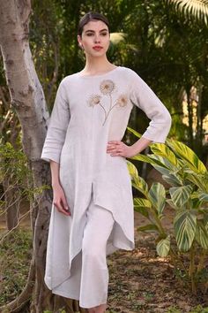 Shop for Linen Bloom Grey Hand Embroidered Linen Asymmetric Kurta for Women Online at Aza Fashions Grey Kurta, Asymmetric Kurta, Kurta Women, Embroidery Neckline, Kurta For Women, Gray Tunic, Buy Linen, Luxury Sale, Linen Color