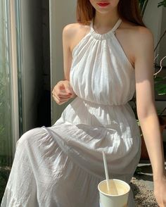 White Linen Outfit, Girls Jeans Fashion, Corduroy Pinafore Dress, Bold Dresses, Modest Summer Dresses, Mode Turban, Korean Fashion Dress, Evening Outfits, Fashion Dresses Casual