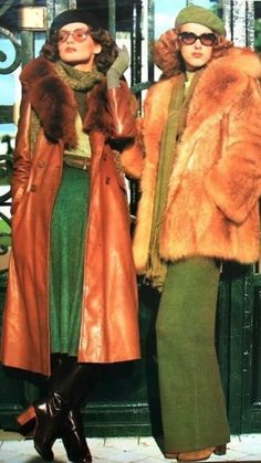 Pictures From The 70s Fashion, Winter In The 70s, 70s Winter Style, Retro Fall Fashion, 70s Cowboy Fashion, Winter 70s Outfits, 70s Fashion Winter, Crazy Fashion Outfits, 70s Winter Fashion