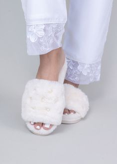 Fuzzy Pearl Bridal Slipper - Robed With Love Pearl Slippers, Bridal Slippers, Bride Slippers, Gifts For Bride, From Miss To Mrs, Wedding Gifts For Bride, Clothing Gifts, Pearl Bridal, Bridesmaid Outfit